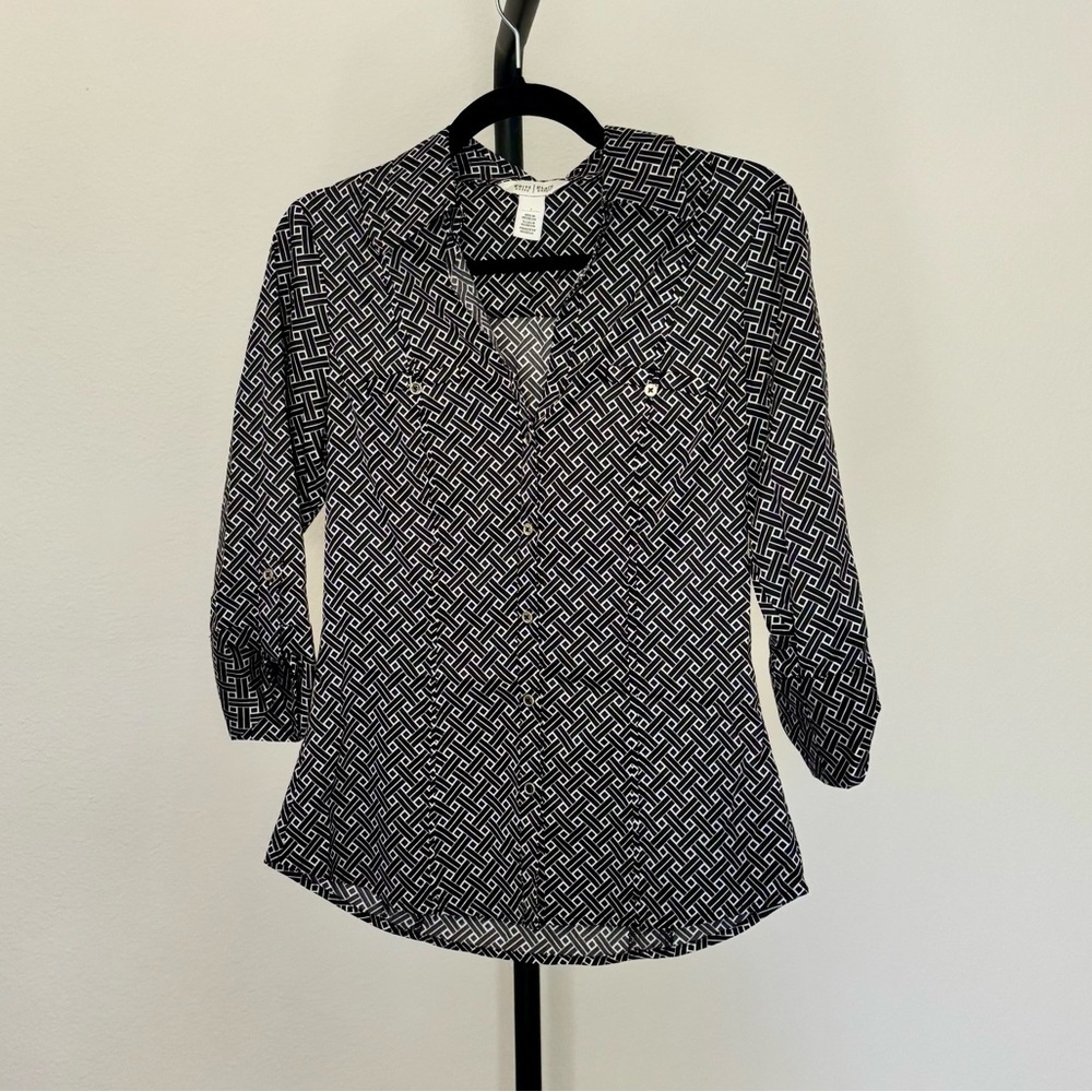 White House Black Market Black and White Geometric Button-Front Blouse